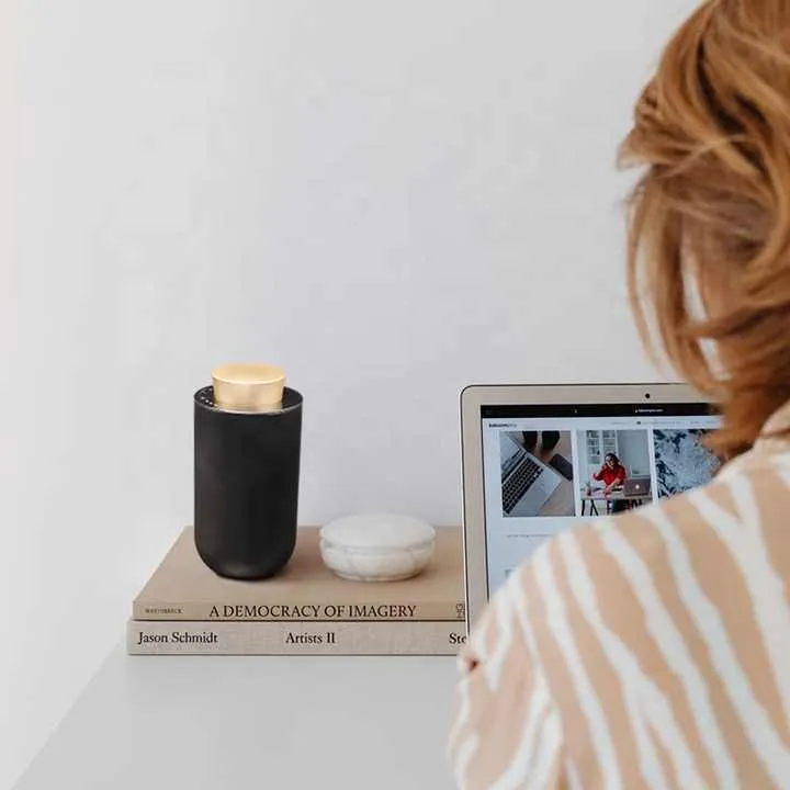 Portable Metal Air Fragrance Diffuser-موزع هواء محمول